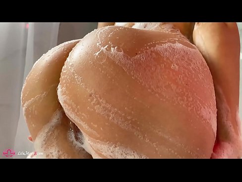 ❤️ Brunette شاور میں شدید orgasm کے لئے وائبریٹر کے ساتھ بلی میں مشت زنی کرتی ہے۔ پر ur.raceporn.ru ❌❤